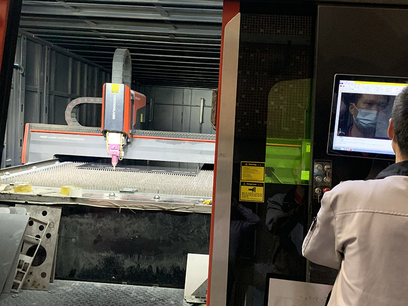 鋰電涂布烘箱設(shè)備制造現(xiàn)場